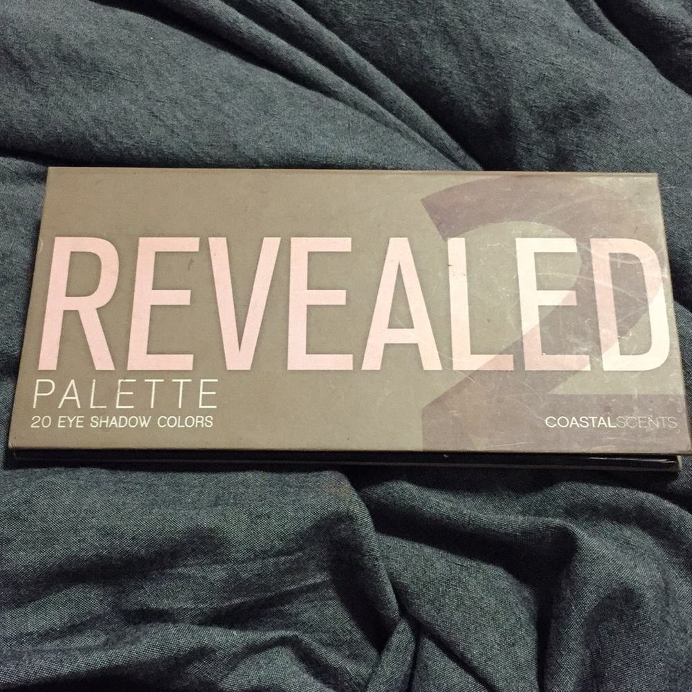 Coastal scents revealed 2 palette